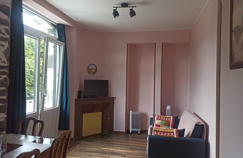 Lourdes Apartment | Charming 1-bedroom apartment in enjoyable Lourdes with WiFi 200 mBt