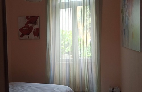 Lourdes Apartment | Charming 1-bedroom apartment in enjoyable Lourdes with WiFi 200 mBt