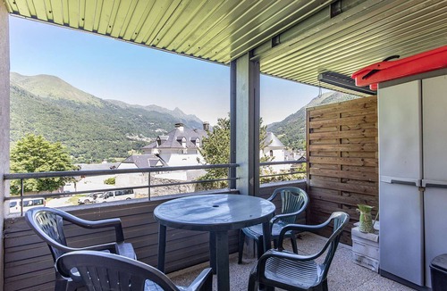 Luz-Saint-Sauveur Apartment | Charming 2-Bedroom Apartment with Balcony, Pool, and Mountain Views in Luz-Saint-Sauveur