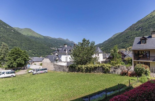 Luz-Saint-Sauveur Apartment | Charming 2-Bedroom Apartment with Balcony, Pool, and Mountain Views in Luz-Saint-Sauveur