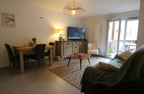 Montauban-de-Luchon Apartment | Charming 3-Room Apt. near Luchon Golf – Large South-Facing Balcony – Garage Included