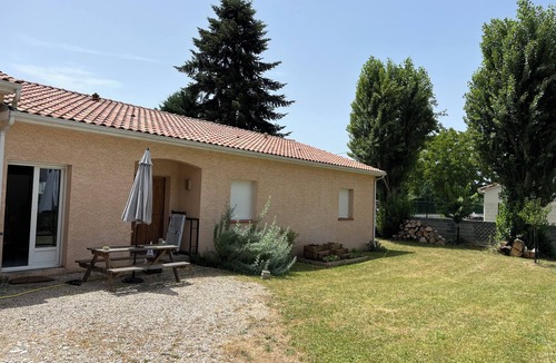 Foix House | Charming 4-bedroom bungalow in the heart of Foix