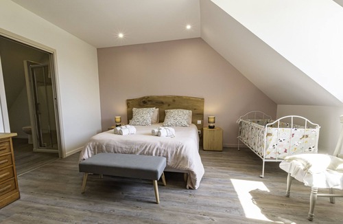 Chatillon-sur-Morin Cabin | Charming 4-star gite on a farm in Champagne, private Jacuzzi