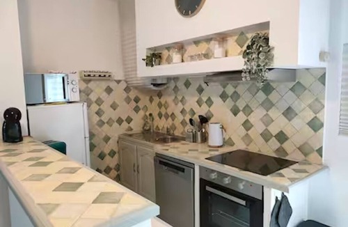 Quartier Administrations Apartment | Charming air-conditioned T3 close to the Arènes/Musée Romanité/Palais des congrès