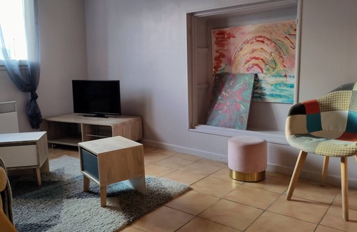 Nans-les-Pins Apartment | Charming apartment in the heart of a typical Provence village