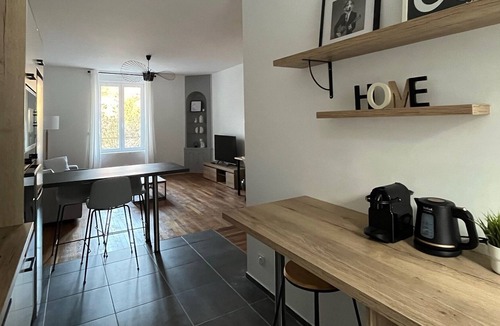 Plateau de Haye Apartment | Charming apartment near the center