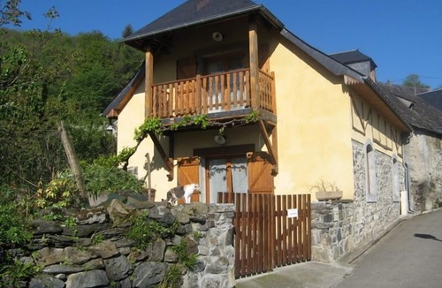 Viger Ski Chalet | Charming barn near Argelès & Lourdes in Hautes-Pyrénées, pets welcome, wifi