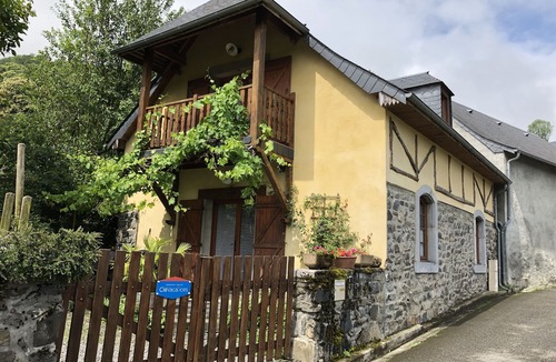 Viger Ski Chalet | Charming barn near Argelès & Lourdes in Hautes-Pyrénées, pets welcome, wifi