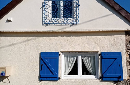 Bourbriac House | Charming Breton farmhouse. Hiking, beach 30 minutes away. Ideal for families.