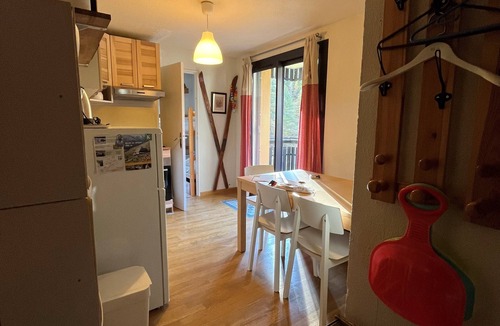 Allos Apartment | Charming, cosy T2 apartment - at the foot of the slopes & 2 balconies with view
