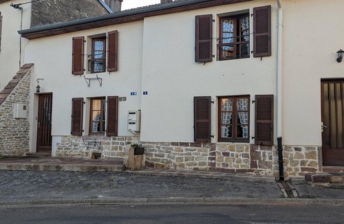 Vauvillers Cottage | Charming cottage in Vauvillers with shared garden