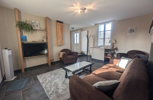 Frampas Cottage | Charming Cottage near Lac du Der: Garden, Garage, and Central Heating