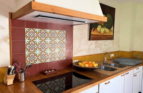 Thesee Villa | Charming countryside cottage 12p 6br&br Pool Zoo