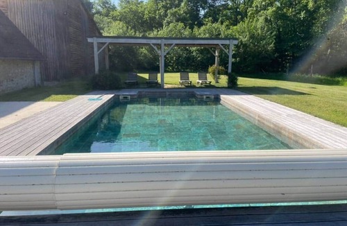 Thesee Villa | Charming countryside cottage 12p 6br&br Pool Zoo