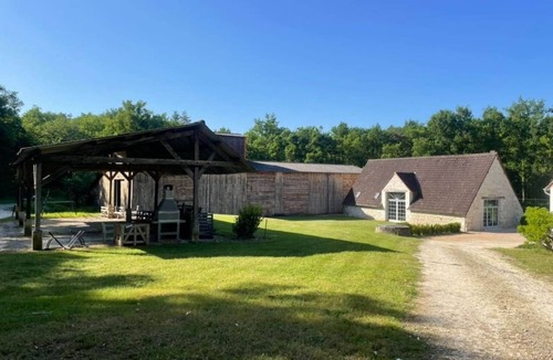 Thesee Villa | Charming countryside cottage 12p 6br&br Pool Zoo