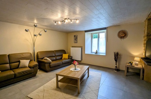 Han-les-Juvigny Cottage | Charming country house with terrace and garden - 2 renovated apartments
