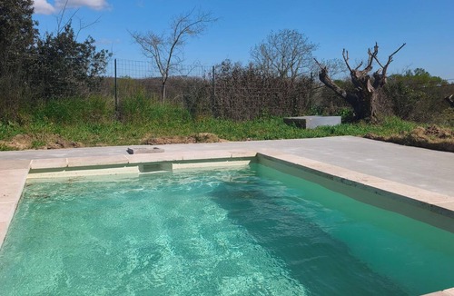 Aramon House | Charming country cottage with view