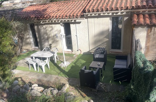 Le Beausset Apartment | Charming country house with private garden