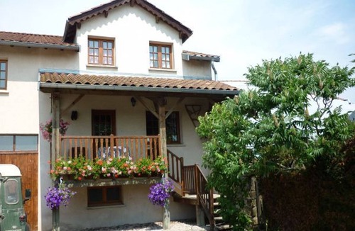 Aingeville Cottage | Charming Garden-View Apartment in Aingeville, Near Vittel and Contrexéville - Family Friendly