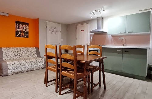 Ville-au-Val Cottage | Charming Ground-Floor Apartment in Historic Village Near Nancy & Metz