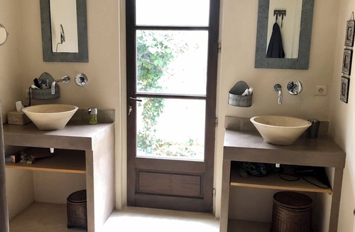 Sud House | Charming house in Aix en Provence. 4 large bedrooms and bathroom. Swimming pool