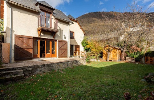 Ancizan House | Charming house with garden - 8 guests