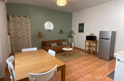 Faubourg Apartment | Charming, newly renovated apartment in a beautiful neighborhood of Nîmes