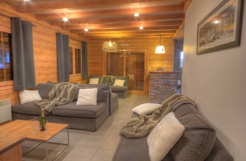 Morillon Ski Chalet | Charming quiet chalet, sleeps 15, 8 bedrooms 8 bathrooms, sauna, walk to gondola