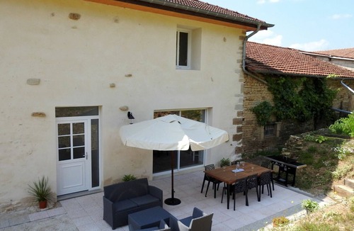 Dommartin-le-Franc Cottage | Charming Renovated Farmhouse with Terrace in a Verdant Valley Near Lake Der