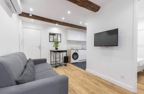 Riquier Apartment | Charming small one-bedroom apartment in the old town