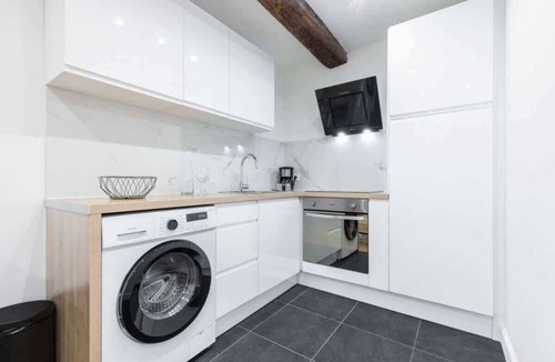 Riquier Apartment | Charming small one-bedroom apartment in the old town