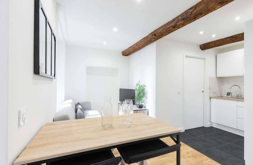 Riquier Apartment | Charming small one-bedroom apartment in the old town