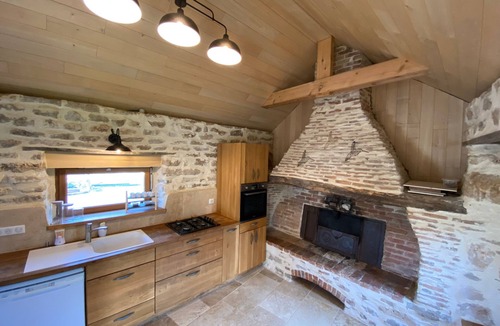Assier House | Charming Stone Cottage with Jacuzzi near Rocamadour and Padirac Chasm