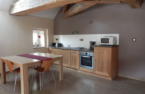 Arc-en-Barrois Apartment | Charming Studio for 5 People | Garden, BBQ & Nature in Arc-en-Barrois