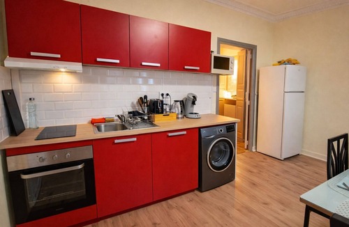 Minimes - Barriere de Paris Apartment | Charming T2 for 4 people, private parking, 10 min from metro,