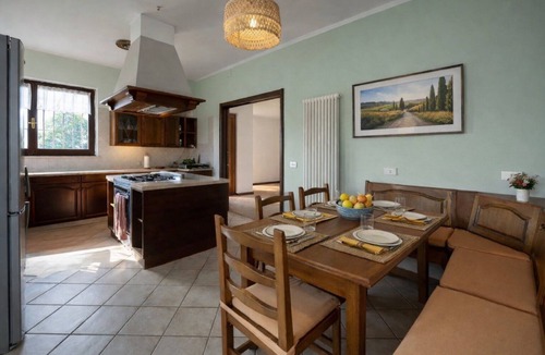 Montrigiasco Villa | Charming Villa 4 BR, mit Garten & Jacuzzi - ideal für Familien und Gruppen