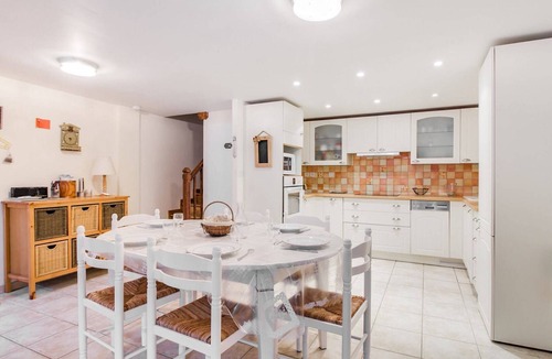 Betpouey House | Charming Village House, Sleeps 8, Large Terrace, 3 Ski Resorts Nearby