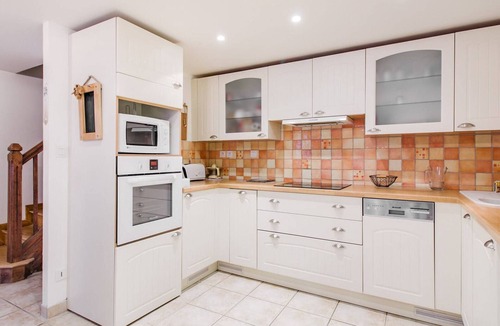 Betpouey House | Charming Village House, Sleeps 8, Large Terrace, 3 Ski Resorts Nearby