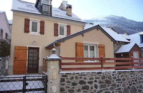 Betpouey House | Charming Village House, Sleeps 8, Large Terrace, 3 Ski Resorts Nearby