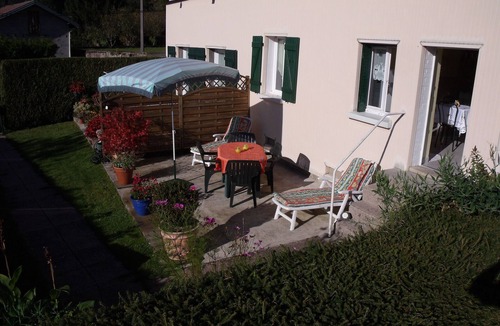 Biffontaine Cottage | Charming Village Retreat: Cozy Cottage with Garden, Near Trails & Skiing, Pet-Friendly!
