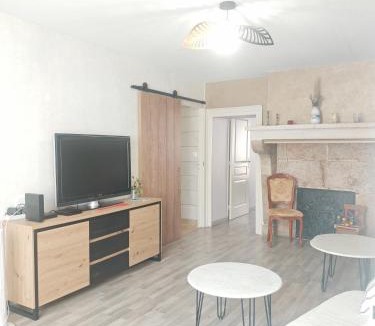 Humes House | chez Émile côté face maison entière, 3 chambres, 2 salles de bains,jardin et terrasse