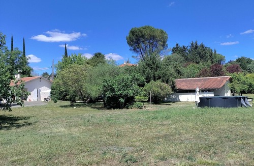 Auch Apartment | Chez Chapellecountry living in Auch with pool. Pets welcome!