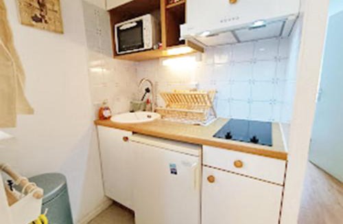 Bagneres-de-Luchon Apartment | Chez Charlotte, T3 duplex, vue montagne, parking gratuit, ascenseur, 4 personnes