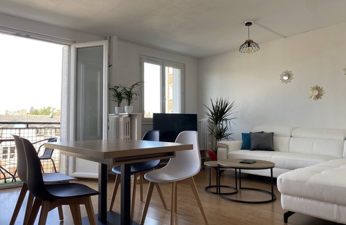 Troyes Apartment | Chez Julien,lumineux-accueillant-spasieux
