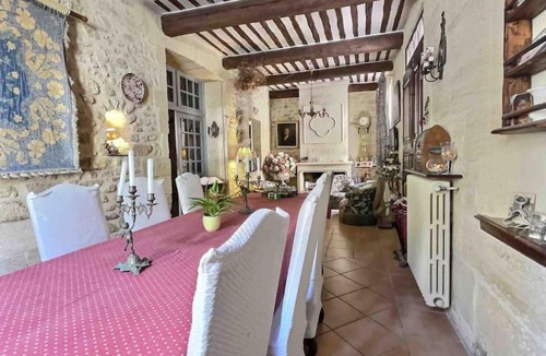 Remoulins Apartment | Chez Lydia - Osez la vie de chateau ! Pont du Gard, Uzès