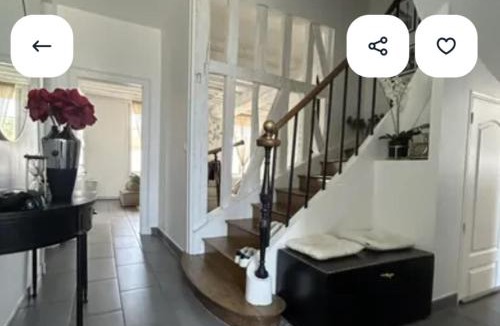 Larzicourt House | Chez Mary