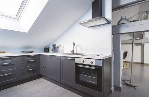 Reims City Centre Apartment | Chic Apartment in Reims, Comfort & Elegance