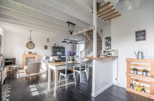 Plemet House | Chic, cosy country house with lovely private garden overlooking the valley