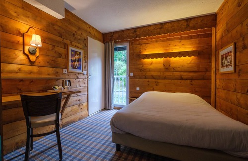 Chalons-en-Champagne Hotel | Cit'Hotel Le Montreal