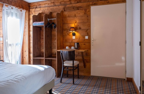 Chalons-en-Champagne Hotel | Cit'Hotel Le Montreal